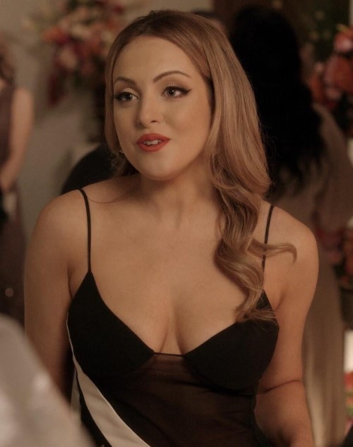 Elizabeth Gillies So Sexy 2  nude photo