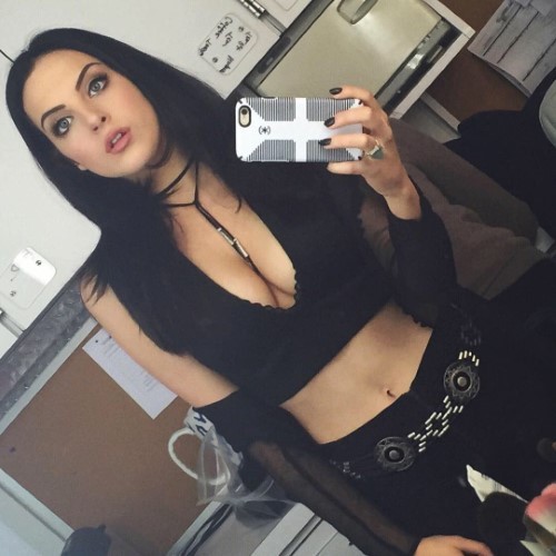 Elizabeth Gillies The Big Titty Goth Gf We Ve All Been Looking For  nude photo