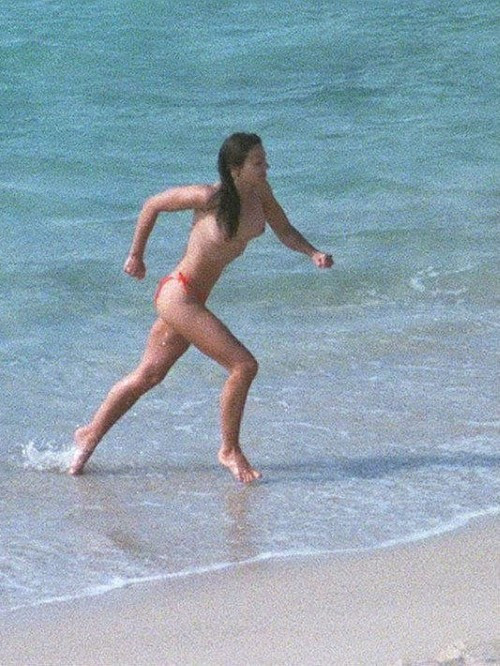 Elizabeth Hurley Topless On Beach  nude photo