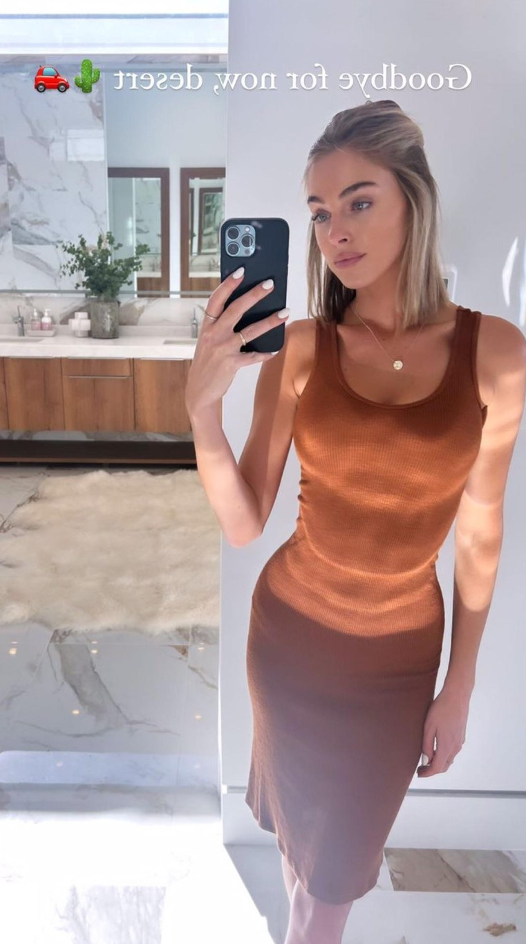 Elizabeth Turner  nude photo