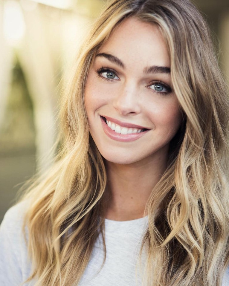 Elizabeth Turner  nude photo