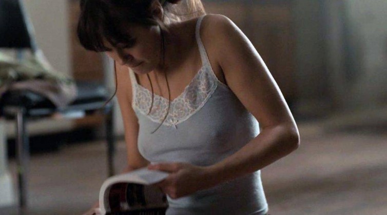 Ella Purnell Hot Tits Nipples See Through Shirt  nude photo