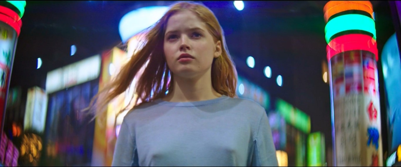 Ellie Bamber pokies  nude photo