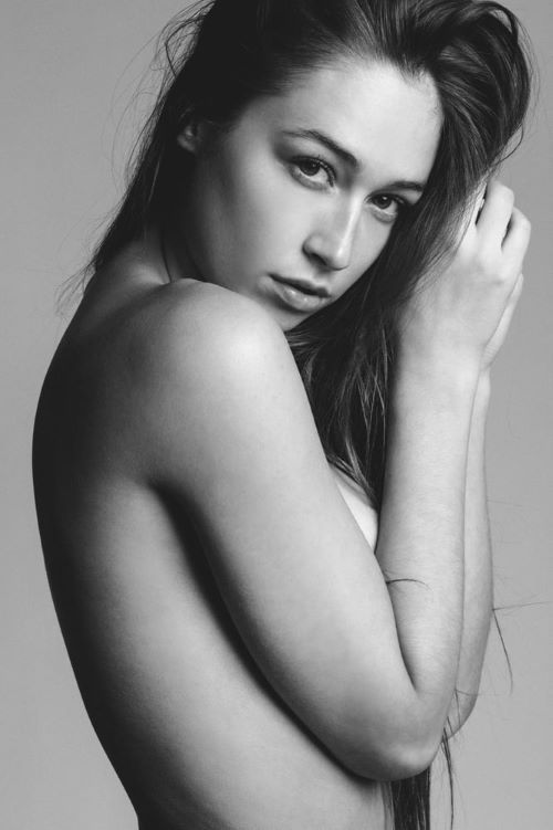 Elsie Hewitt  nude photo