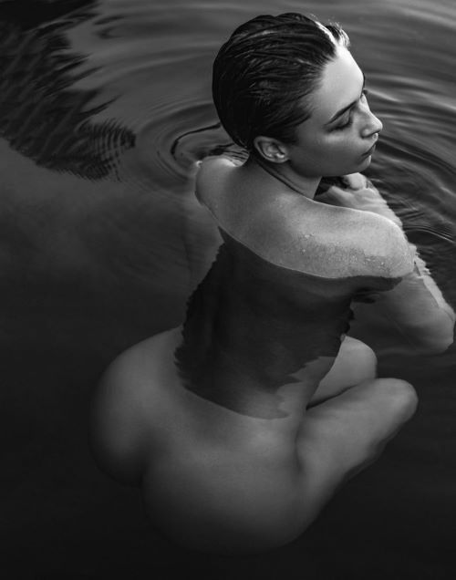 Elsie Hewitt  nude photo