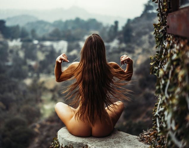 Elsie Hewitt  nude photo