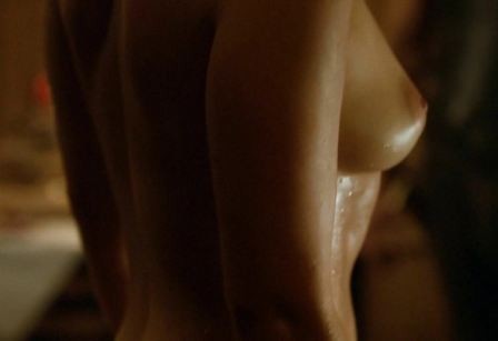 Emilia Clarke Nude Game  nude photo