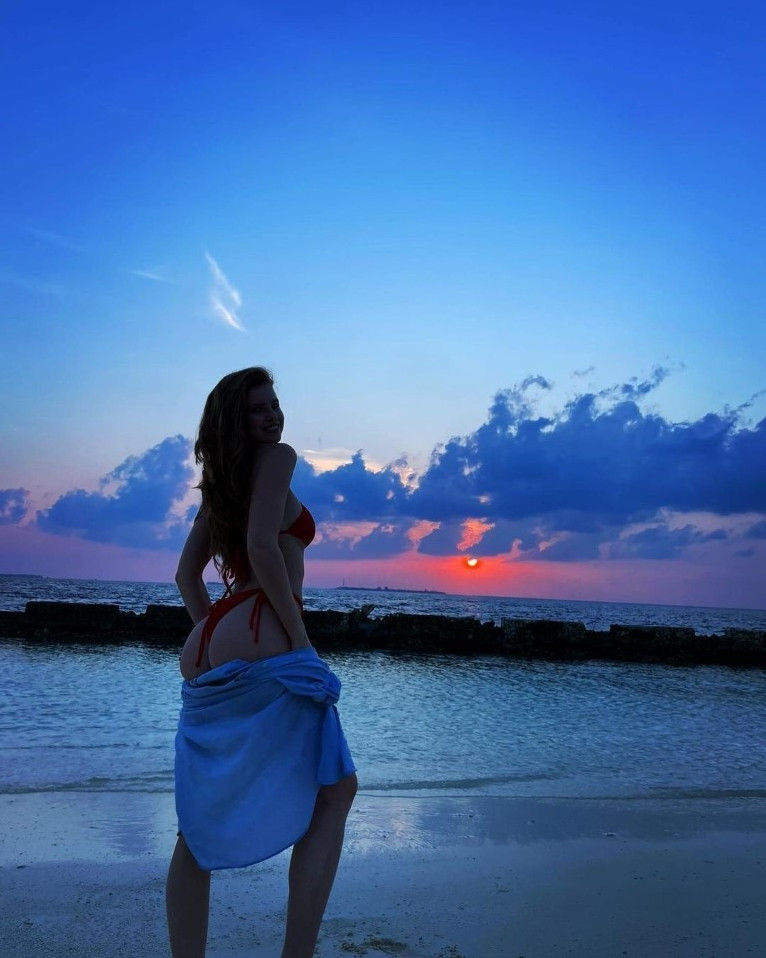 Emily Deyt-Aysage  nude photo