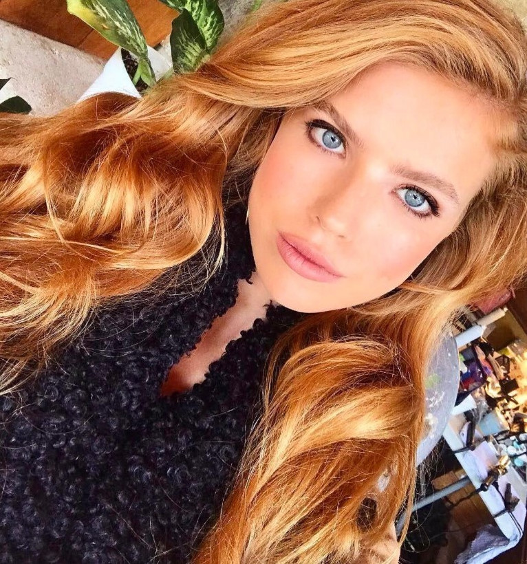 Emily Deyt-Aysage  nude photo