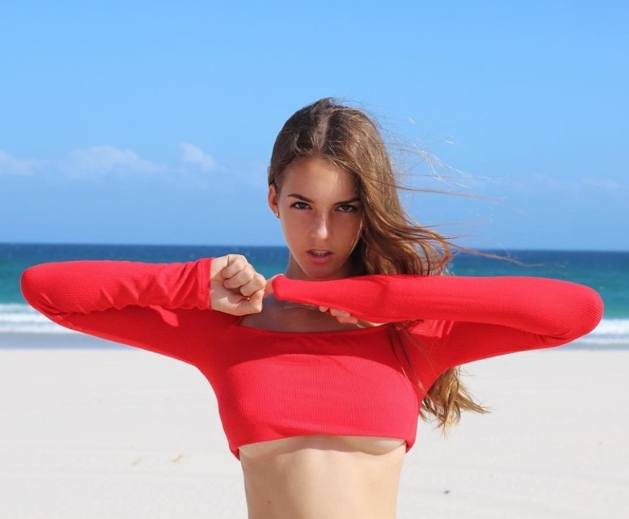 Emily Feld  nude photo