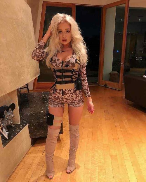 Emily Malinowski  nude photo