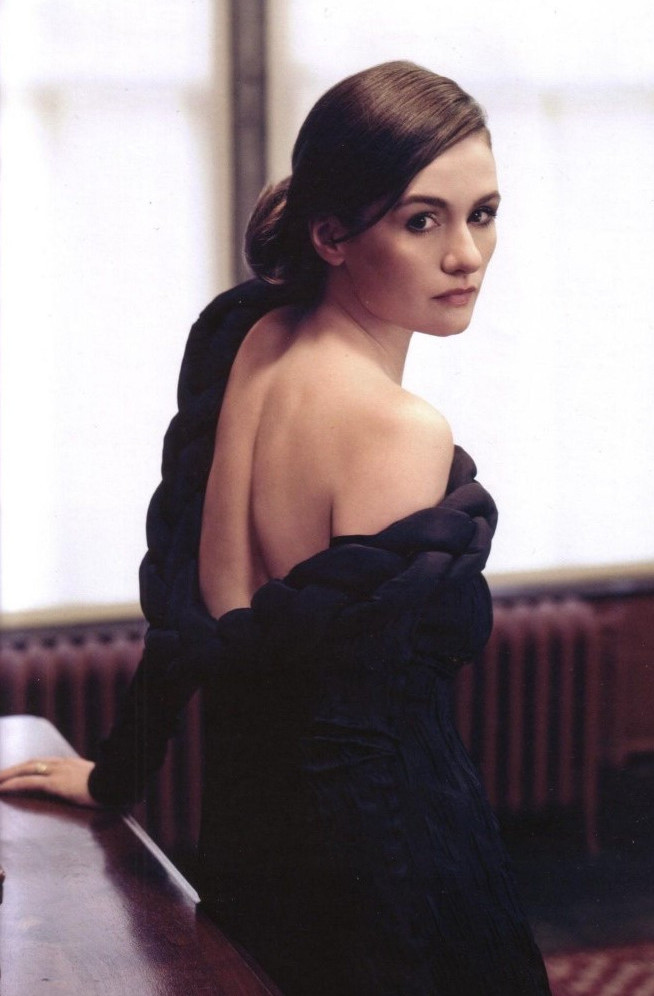 Emily Mortimer  nude photo