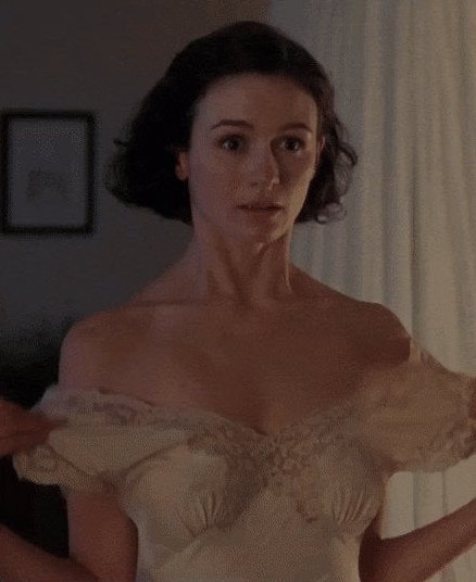 Emily Mortimer  nude photo