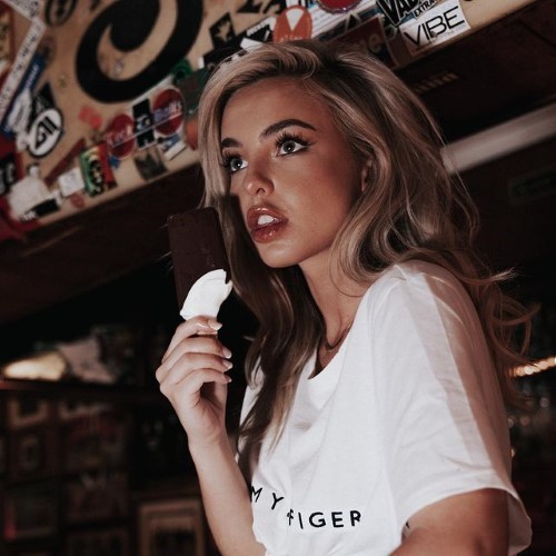 Emma Kotos  nude photo