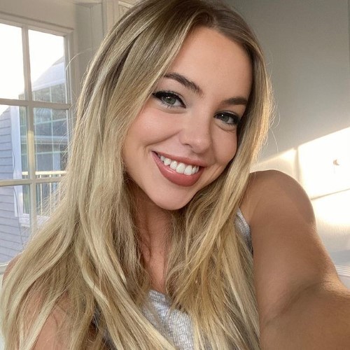 Emma Kotos  nude photo