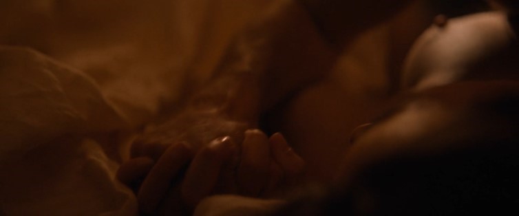 Emma Mackey – Eiffel (2021)  nude photo