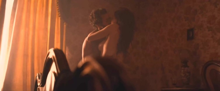 Emma Mackey – Eiffel (2021)  nude photo