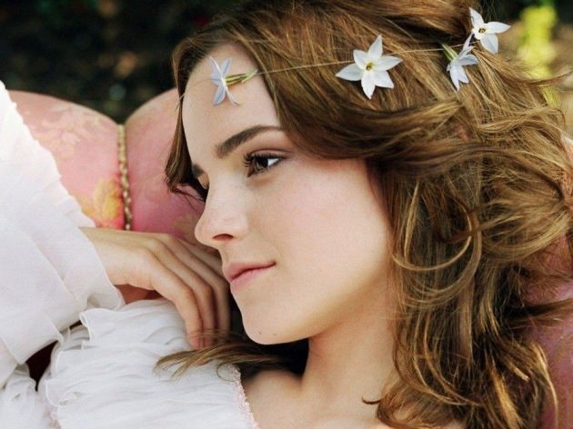 Emma Watson Annie Leibovitz  nude photo