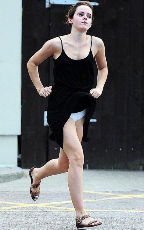 Emma Watson Upskirt Panties  nude photo