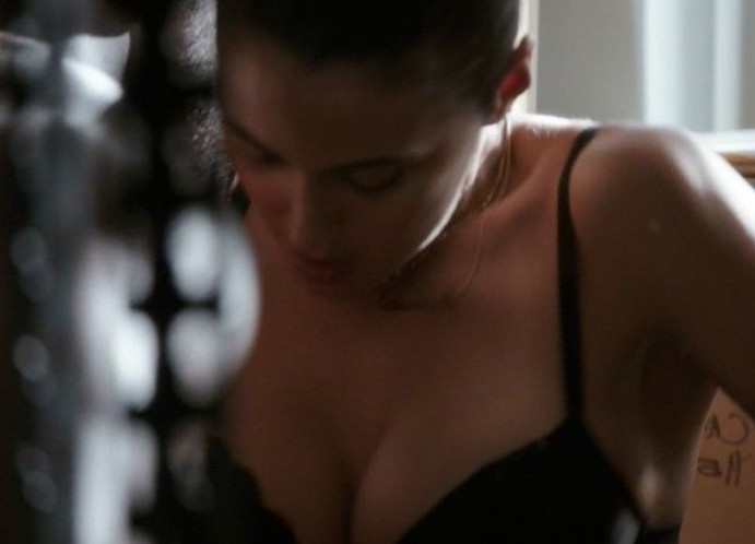 Emmanuelle Chriqui Big Tits Sexy Movie Scene  nude photo