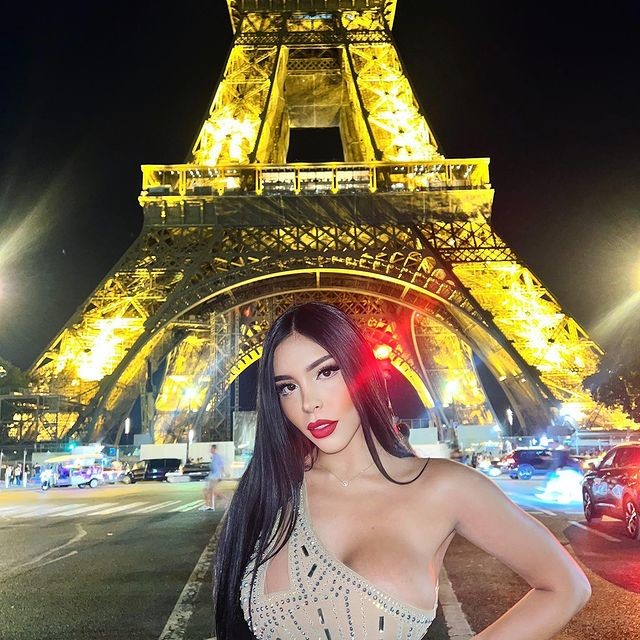 Ennid Wong  nude photo