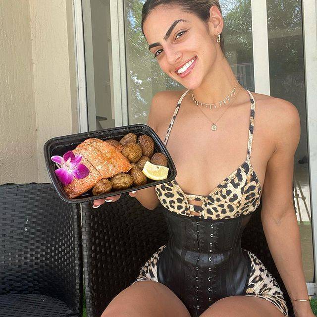 Eva Quiala  nude photo