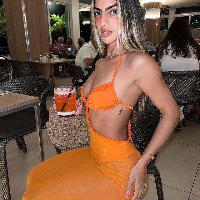 Eva Quiala  nude photo