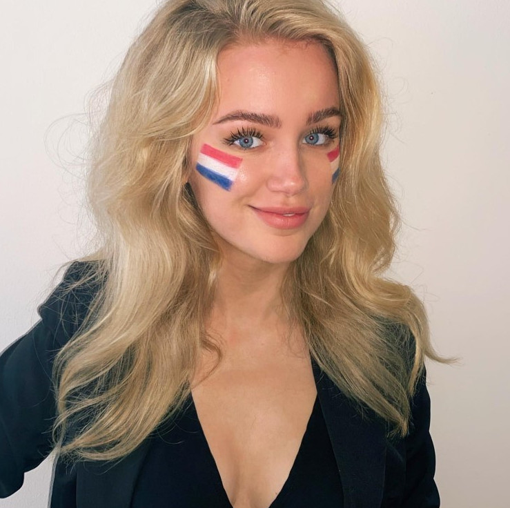 Eva Vlaardingerbroek  nude photo