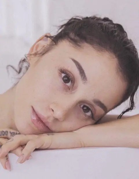 Even Ariana Grandes Natural Face Is Perfect  nude photo