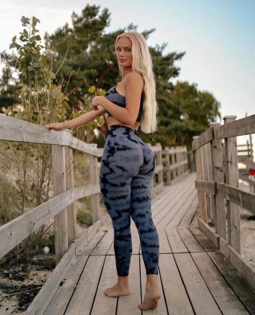 Filippa Fransson Sexy Butt In Tight Leggings  nude photo