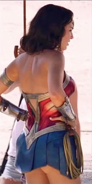 Gal Gadot Upskirt Booty Wonder Woman  nude photo