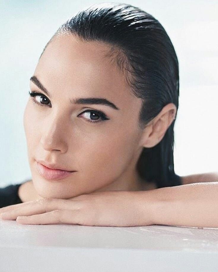 Gal Gadot Very Pretty Actress  nude photo