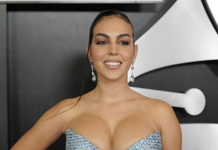 Georgina Rodriguez Xxx Big Tits Cleavage  nude photo