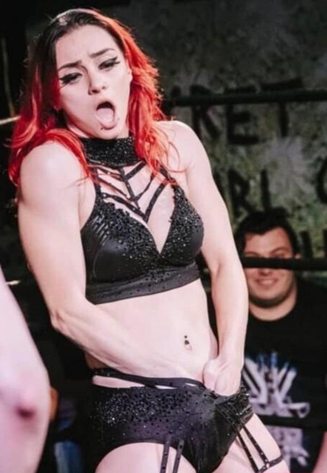 Gigi Dolin  nude photo