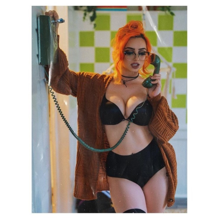 Gigi Dolin Big Tits Cleavage Sexy  nude photo