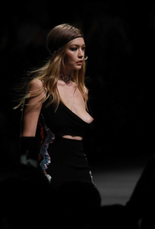 Gigi Hadid Boob Slip Side View  nude photo