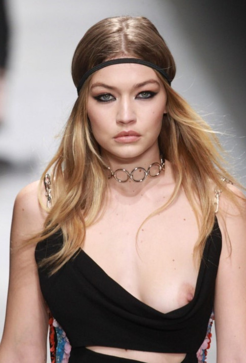 Gigi Hadid Tits Wardrobe Malfunction  nude photo