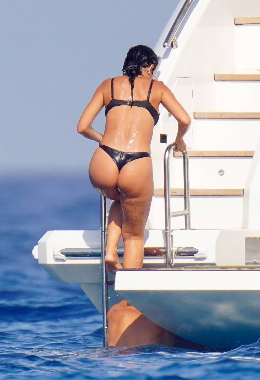 Gina Rodriguez Actress Hot Big Ass In Thong  nude photo