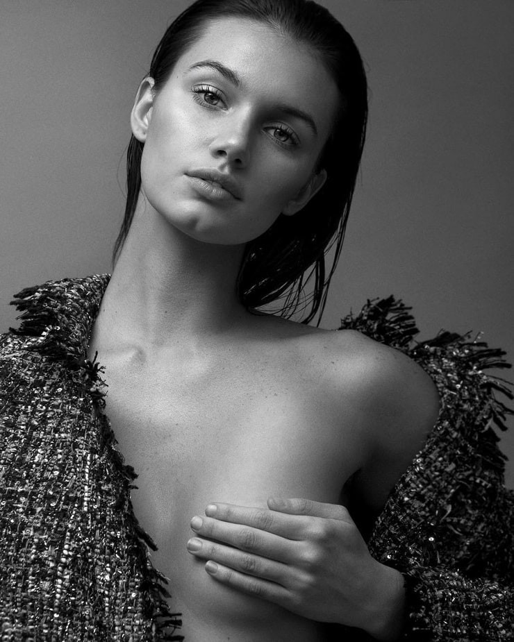 Hailey Mclaine Outland Hand Bra  nude photo