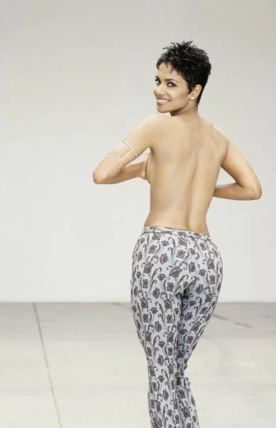 Halle Berry Posing Topless With Bare Back And Sexy Ass  nude photo
