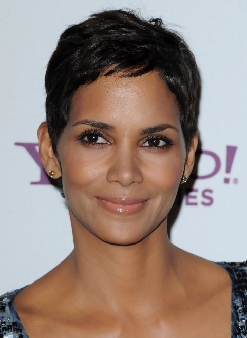 Halle Berry Short Hair  nude photo