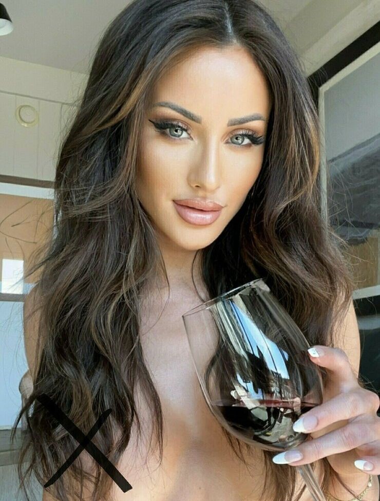 Hanna Carter  nude photo