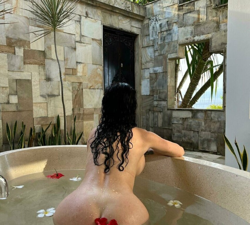 Hanna Carter  nude photo