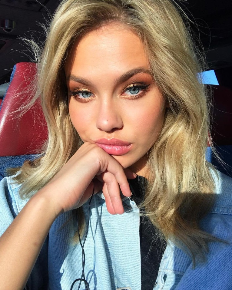 Hanna Edwinson  nude photo