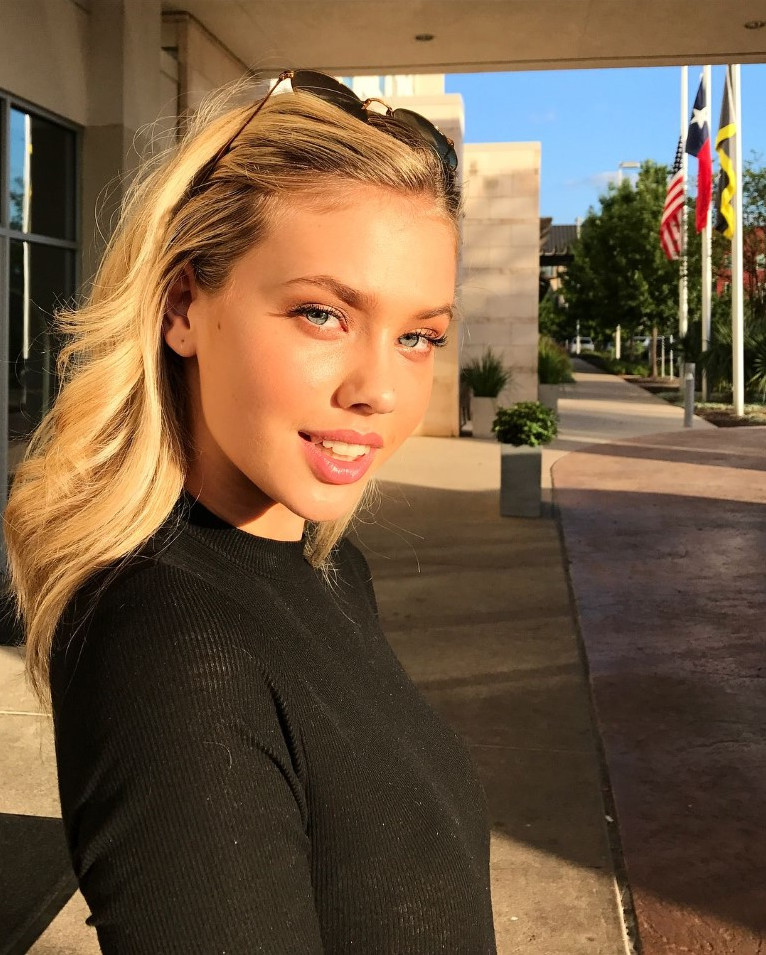 Hanna Edwinson  nude photo