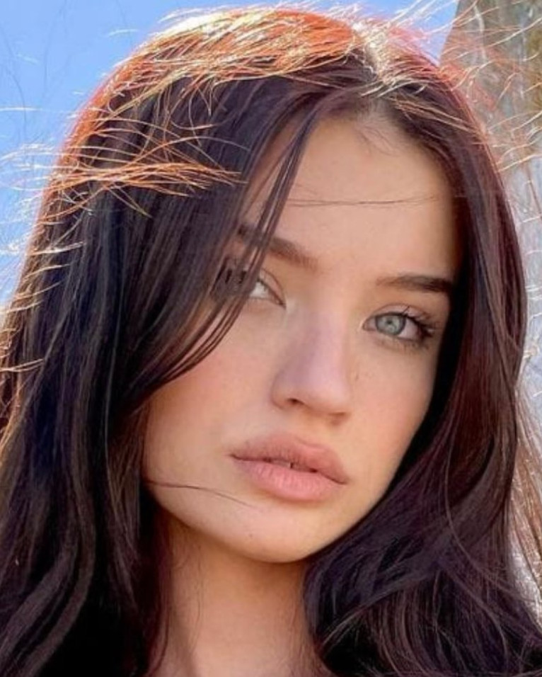 Hannah Grape  nude photo