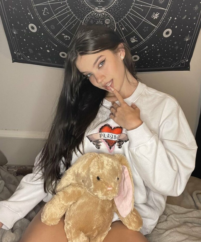 Hannah Grape  nude photo