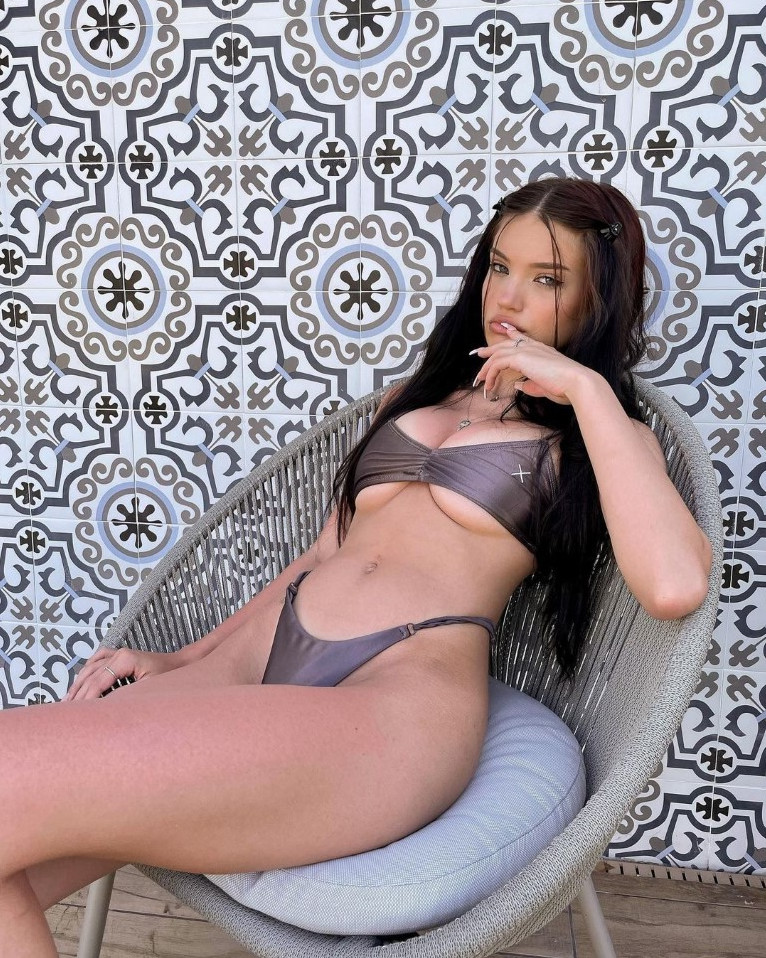 Hannah Grape  nude photo