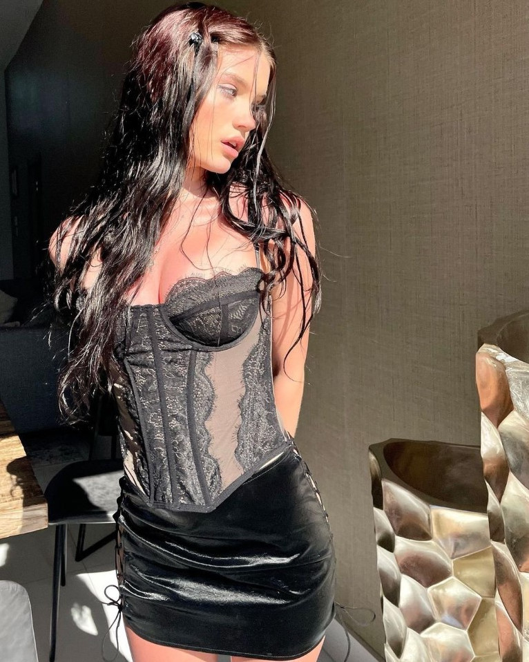 Hannah Grape  nude photo