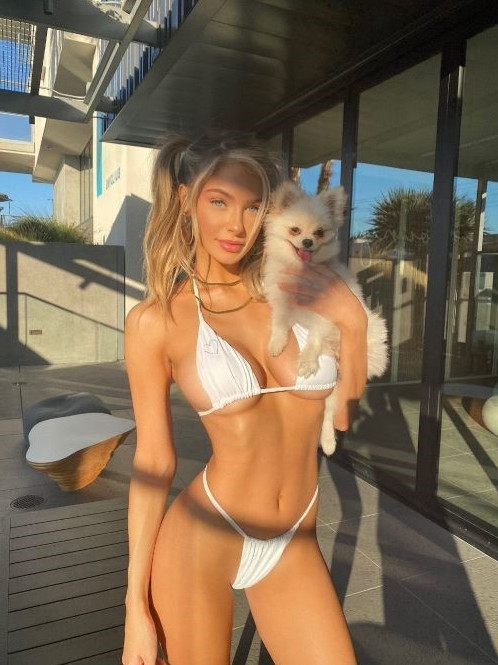 Hannah Palmer  nude photo